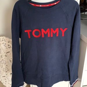 tommy hilfiger crewneck